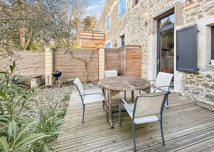 Aznavour Près De Carcassonne Hébergement de vacances Pennautier