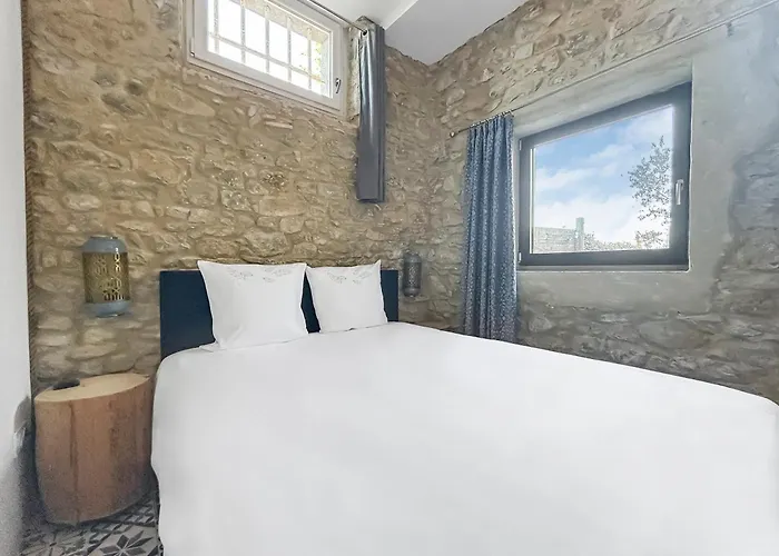 Aznavour Près De Carcassonne *