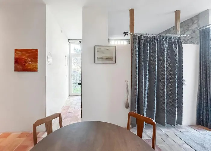 Aznavour Pres De Carcassonne